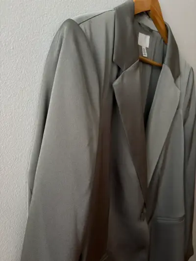 Blazer H&M para mujer talla XL - miniatura 2