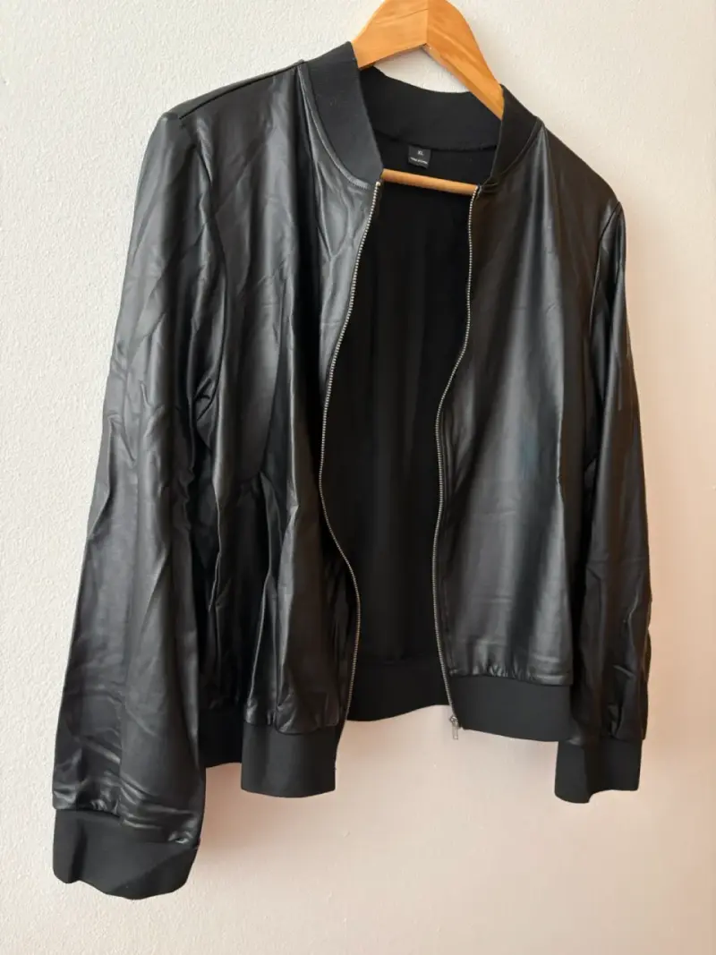 Chaqueta bomber negra de cuero sintético - 5