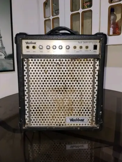 Bajo Squier de Fender Jazz Bass + Amplificador - miniatura 5