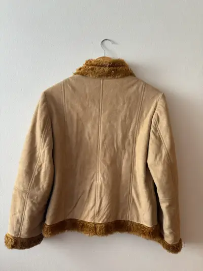 Chaqueta de gamuza con forro de piel sintética - miniatura 2