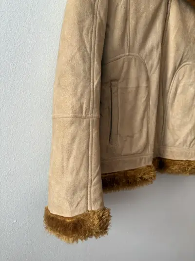 Chaqueta de gamuza con forro de piel sintética - miniatura 4