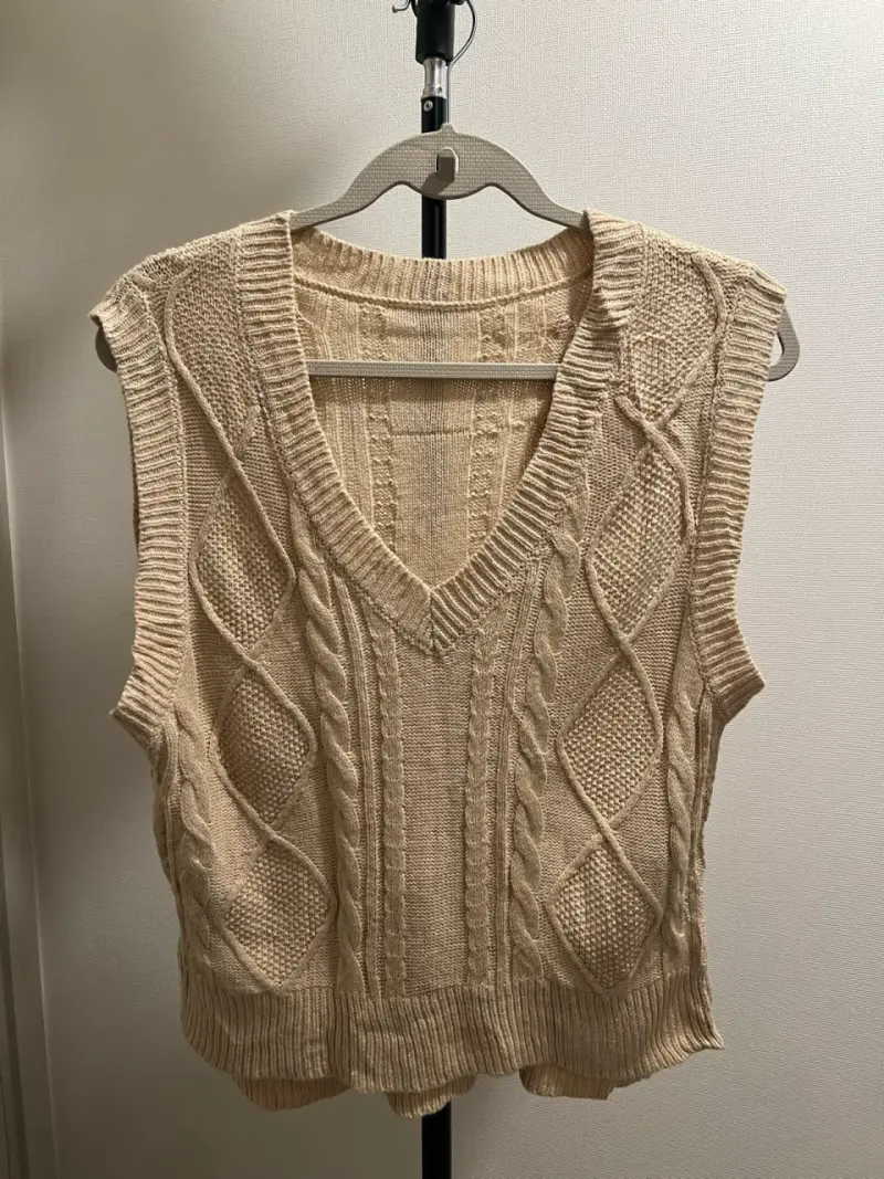 Chaleco sin mangas de punto beige