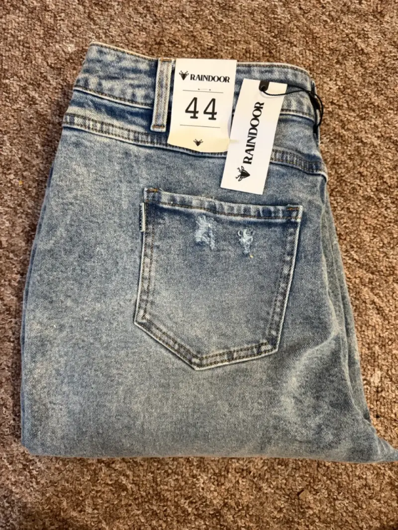 Jeans mom azul claro desgastados para mujer - 3