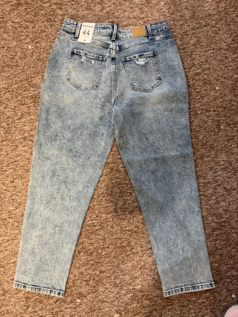 Jeans mom azul claro desgastados para mujer - 5
