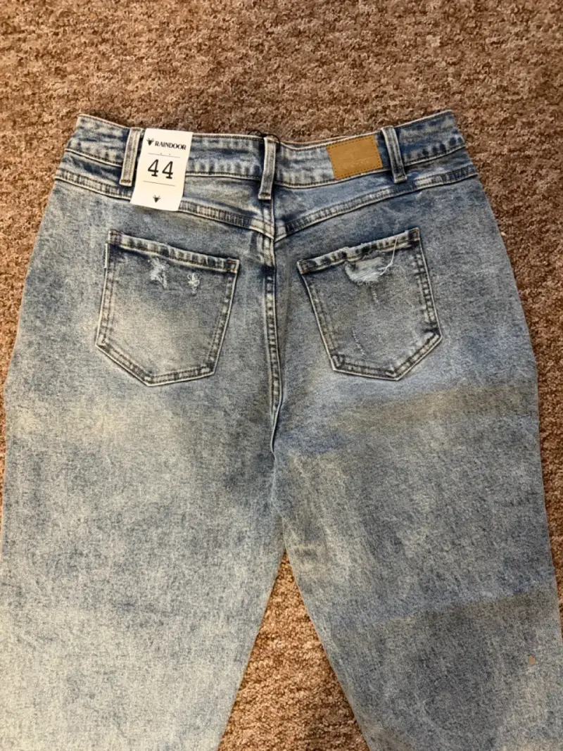 Jeans mom azul claro desgastados para mujer - 6
