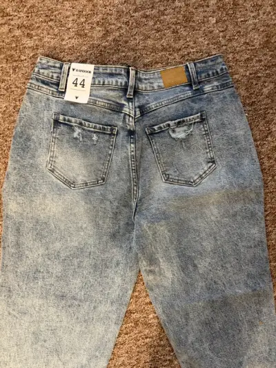 Jeans mom azul claro desgastados para mujer - miniatura 6