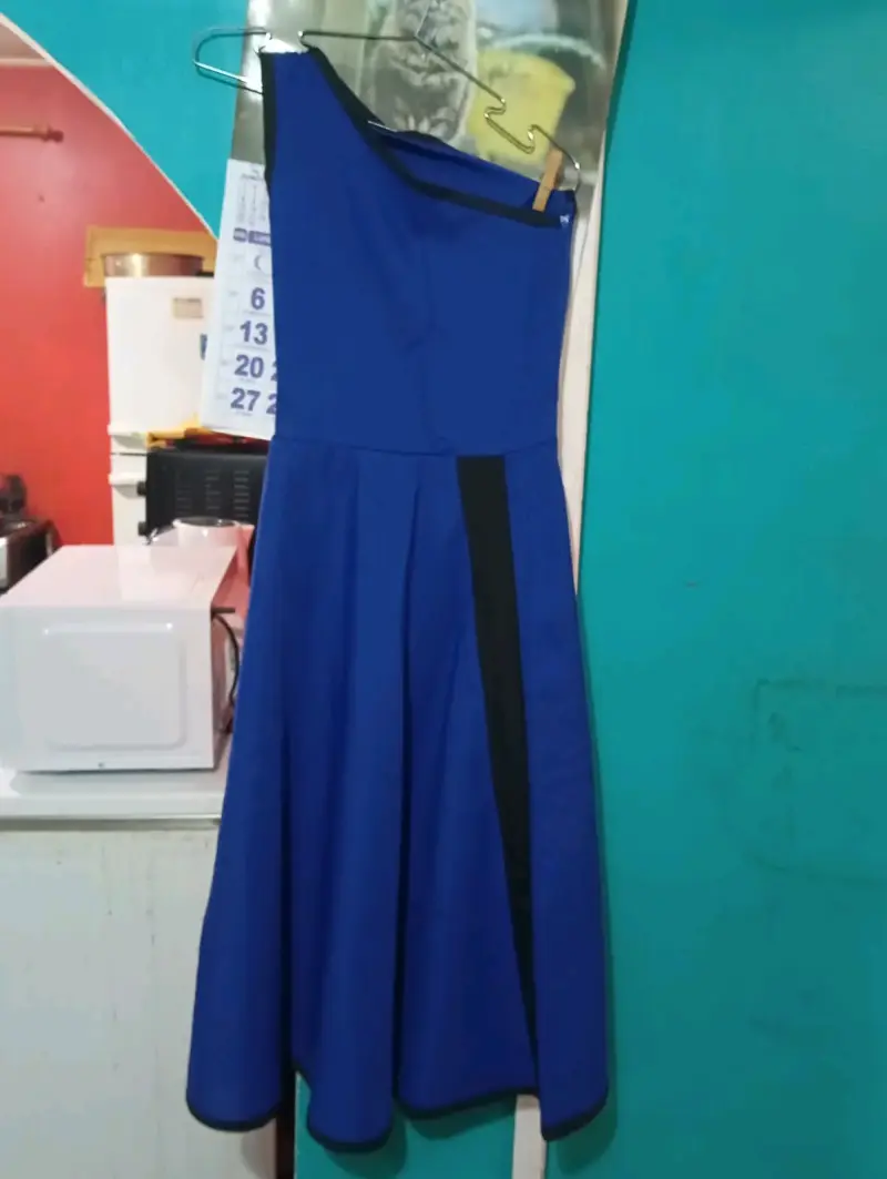 Vestido mapuche con zapatilla chicle y cinturón - 1