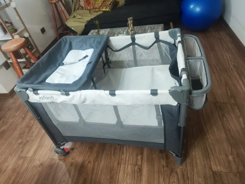 Cuna corral Infanti plegable con cambiador - 1
