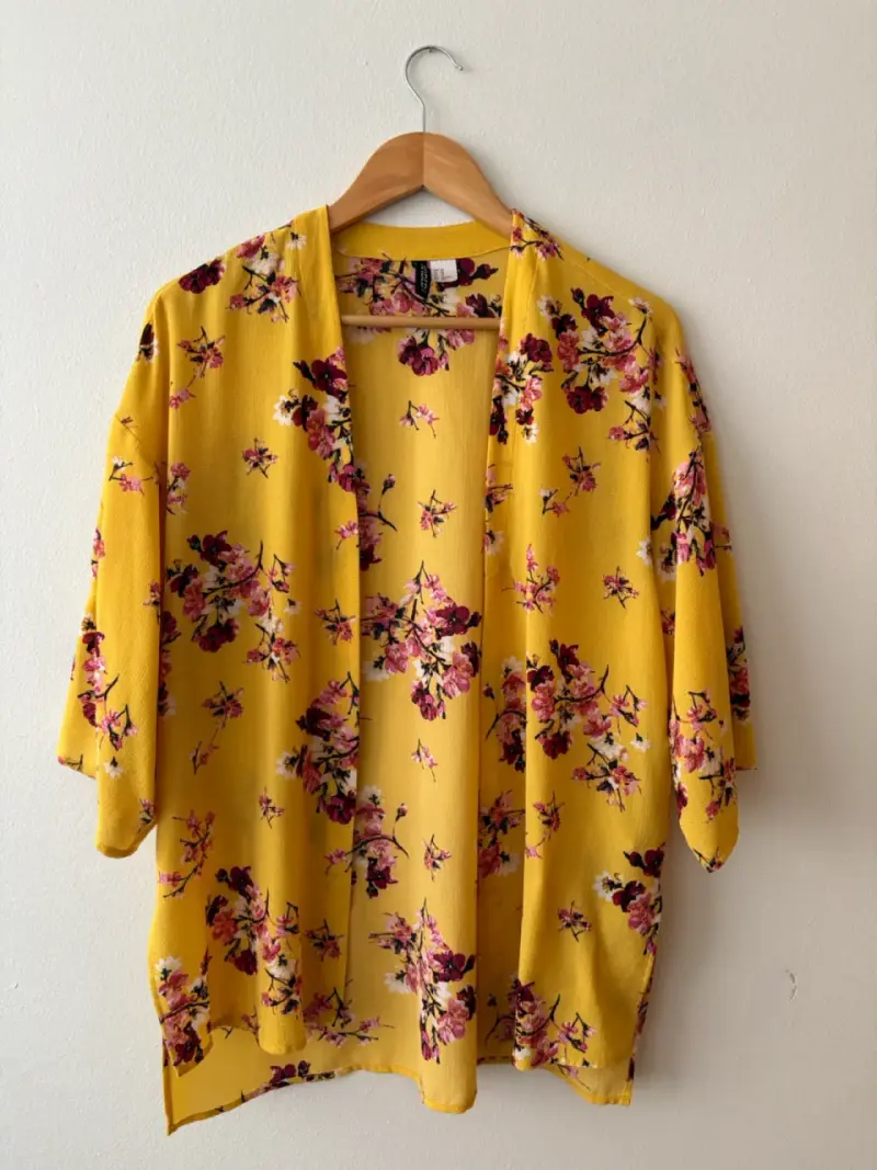 Kimono amarillo floral para mujer - 1