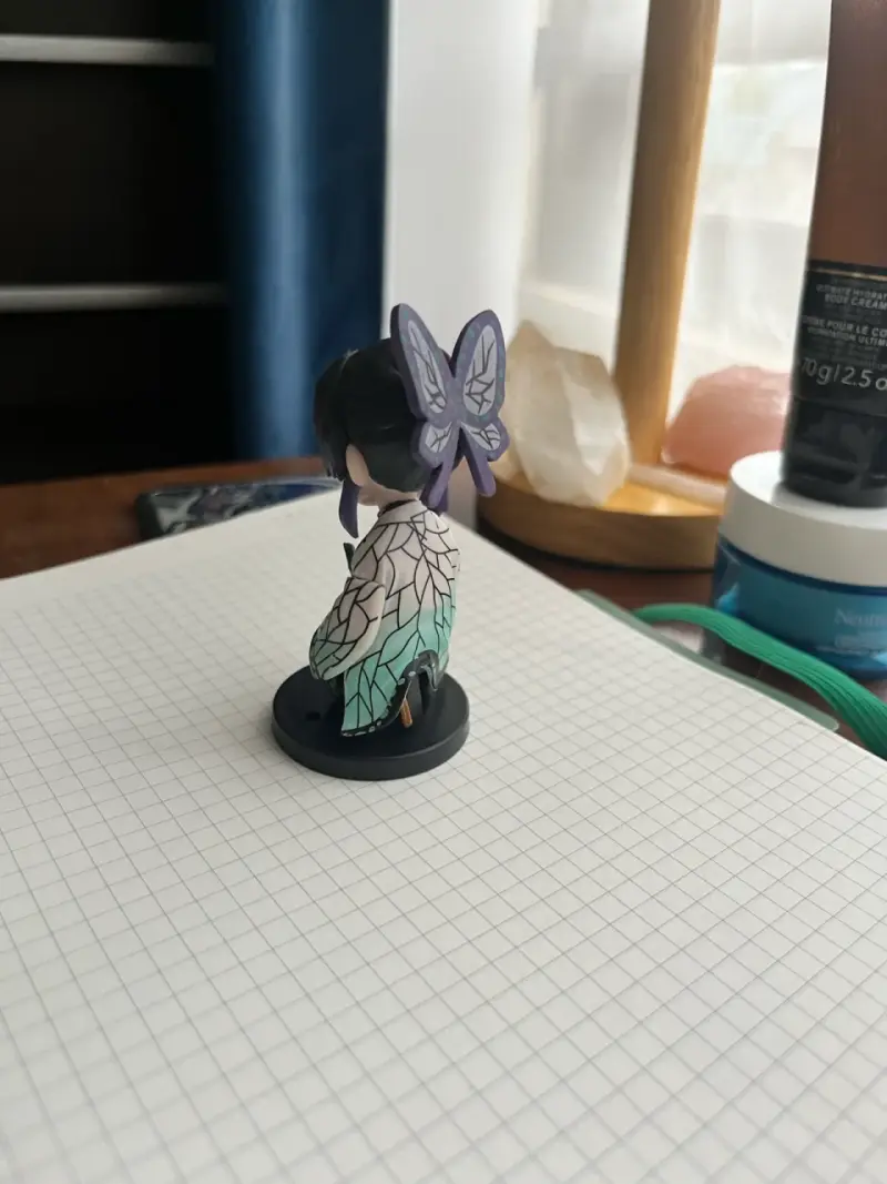 Figura coleccionable de anime con base - 2