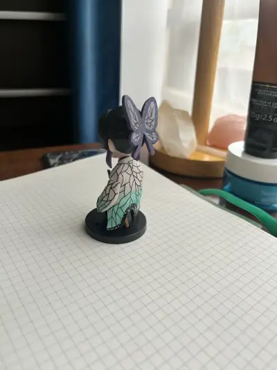 Figura coleccionable de anime con base - miniatura 2