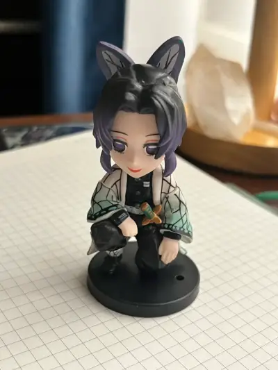 Figura coleccionable de anime con base - miniatura 3