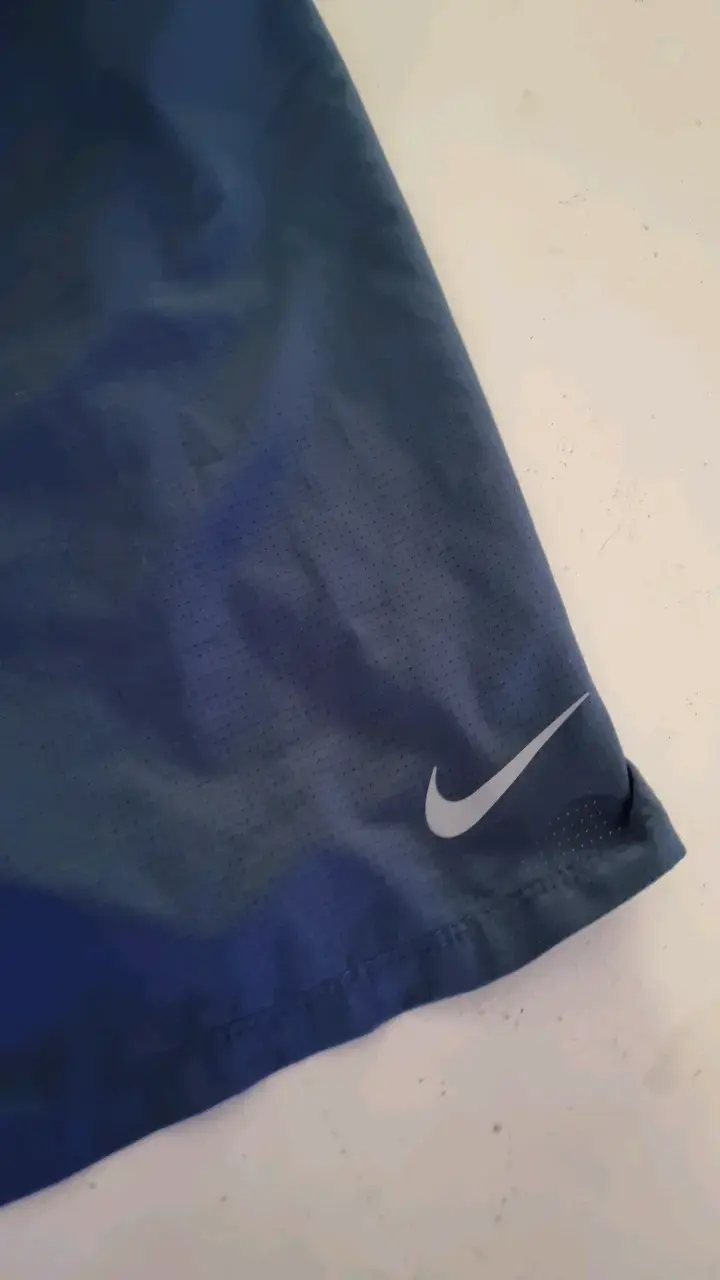 Shorts deportivos Nike azul para hombre - 2