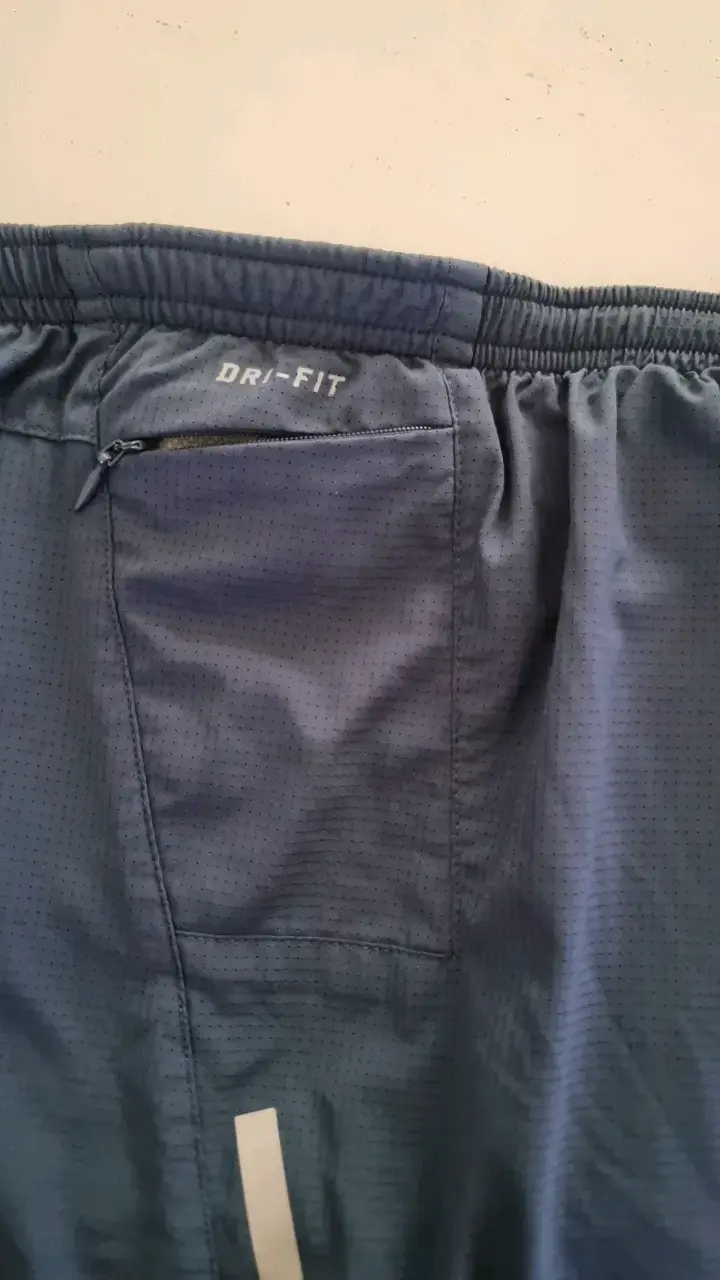 Shorts deportivos Nike azul para hombre - 5