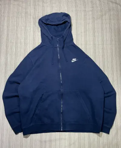Polerón con capucha Nike azul marino - miniatura 1