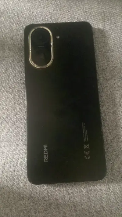 Teléfono móvil con pantalla rota para repuestos - miniatura 2