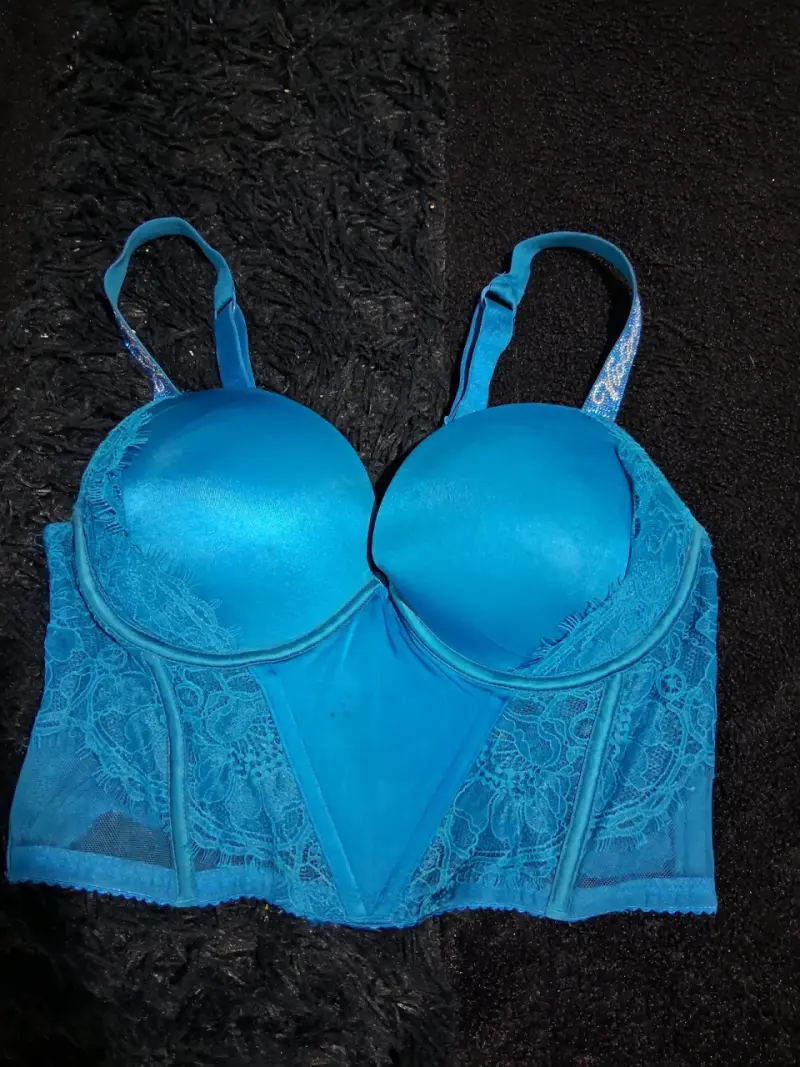 Sostén azul con encaje y soporte - 1