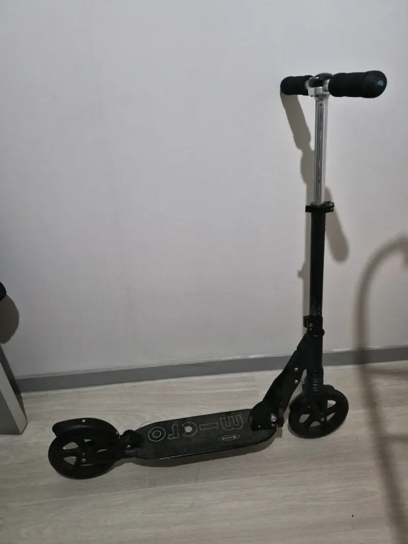 Scooter plegable Micro negro usado - 2