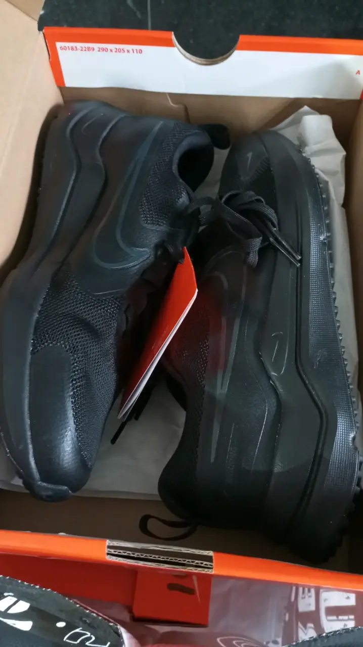 Zapatillas deportivas negras Nike - 2