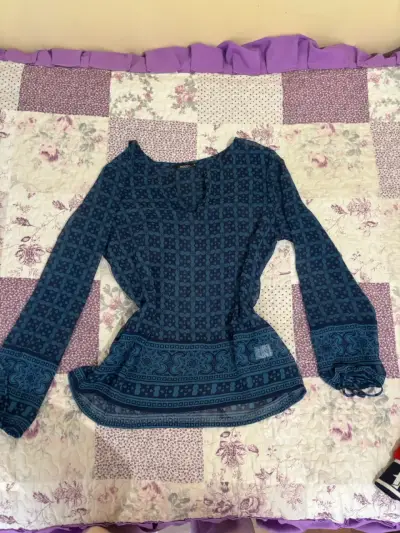 Blusa azul estampada de manga larga - miniatura 1