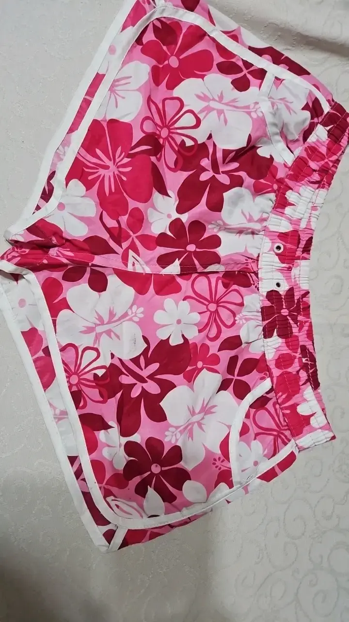 Shorts de playa con estampado floral - 1