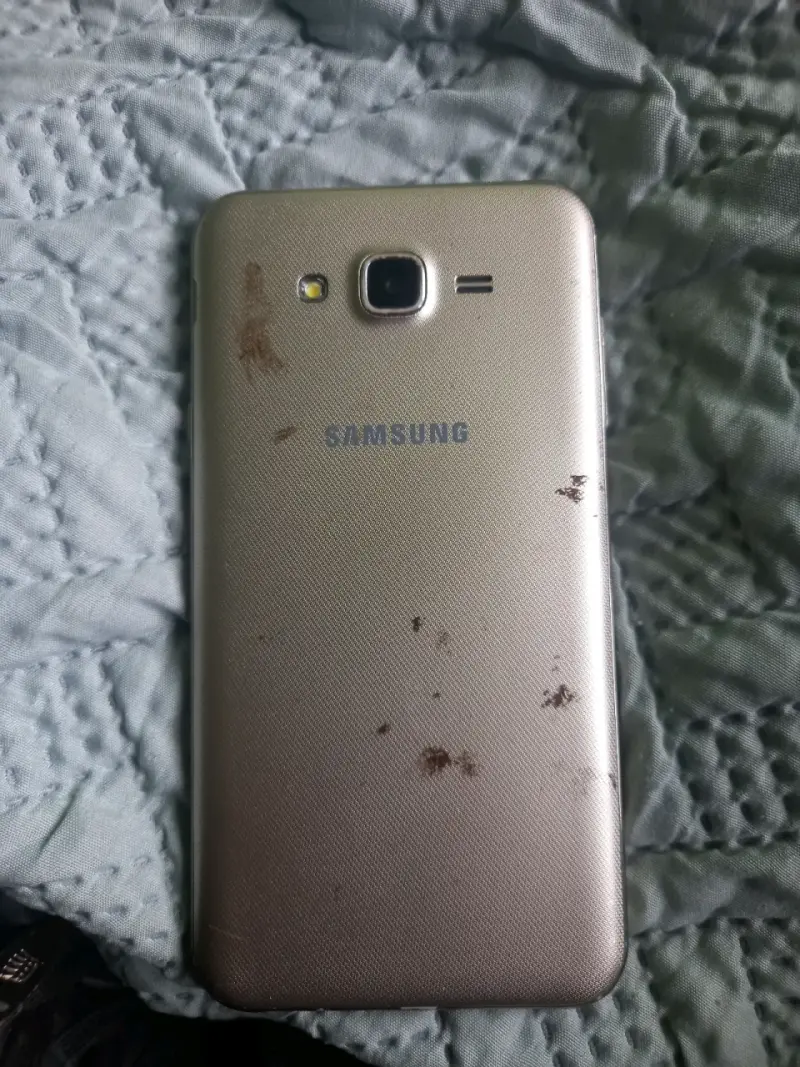 Samsung Galaxy J7 Neo - 2