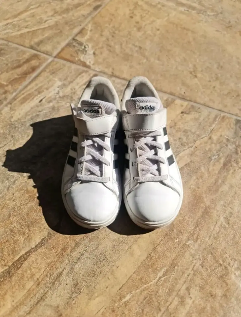 Zapatillas Adidas niño blancas talla 33 - 3