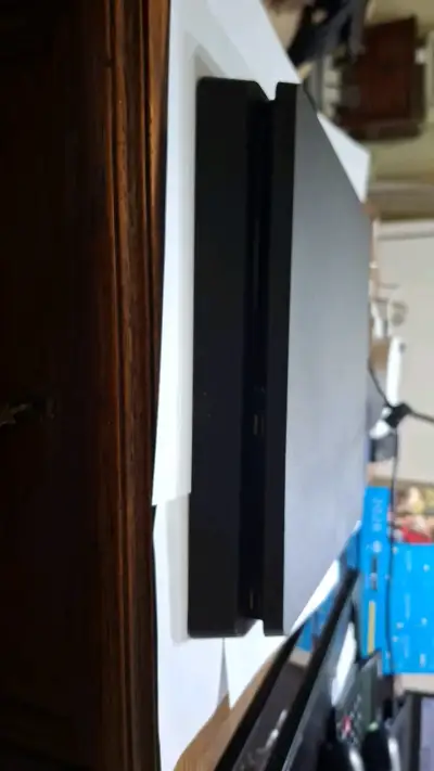 Consola Ps4 en buen estado - miniatura 6
