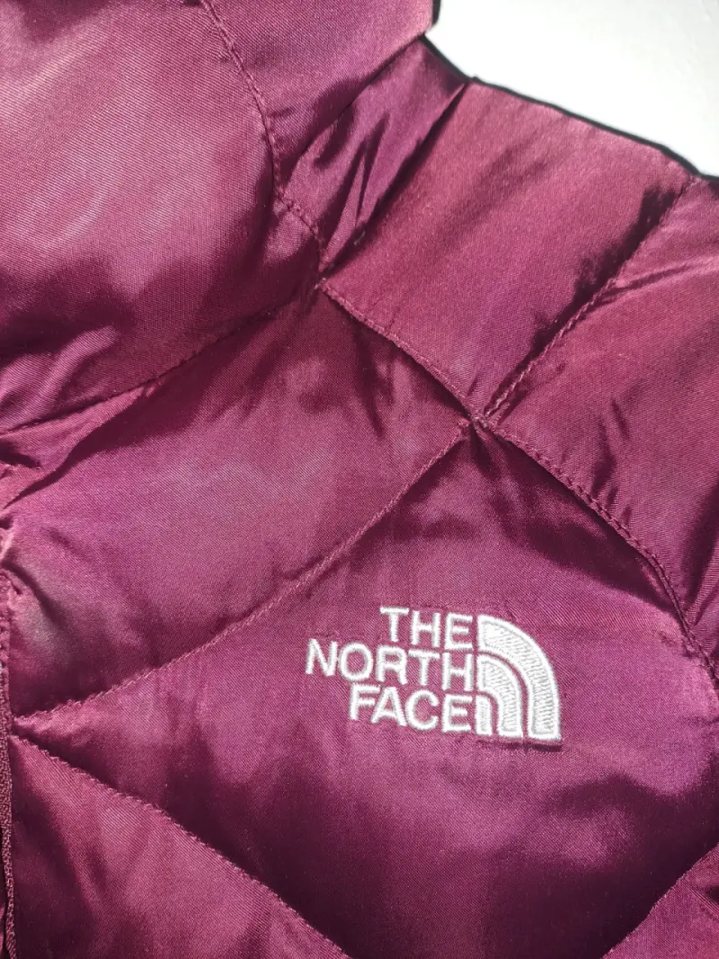 Chaqueta acolchada The North Face burdeo - 6