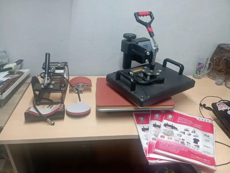 Máquina de sublimación multifuncional con accesorios - 1