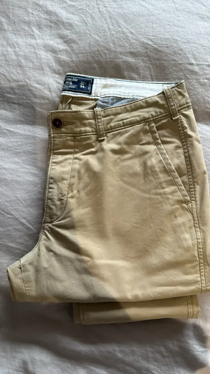 Pantalones beige de hombre estilo casual - 4