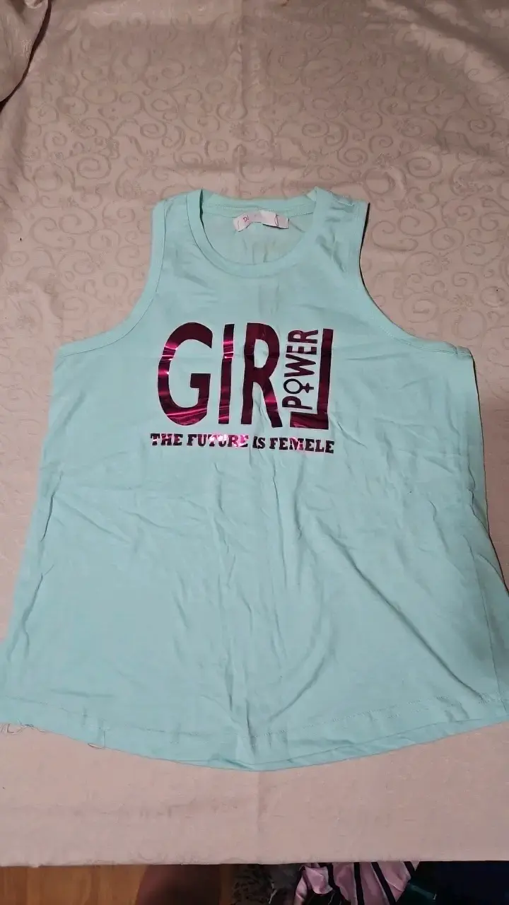 Polera sin mangas 'Girl Power' celeste