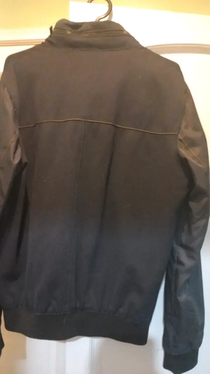 Chaqueta Zara negra con cierre amarillo - 2