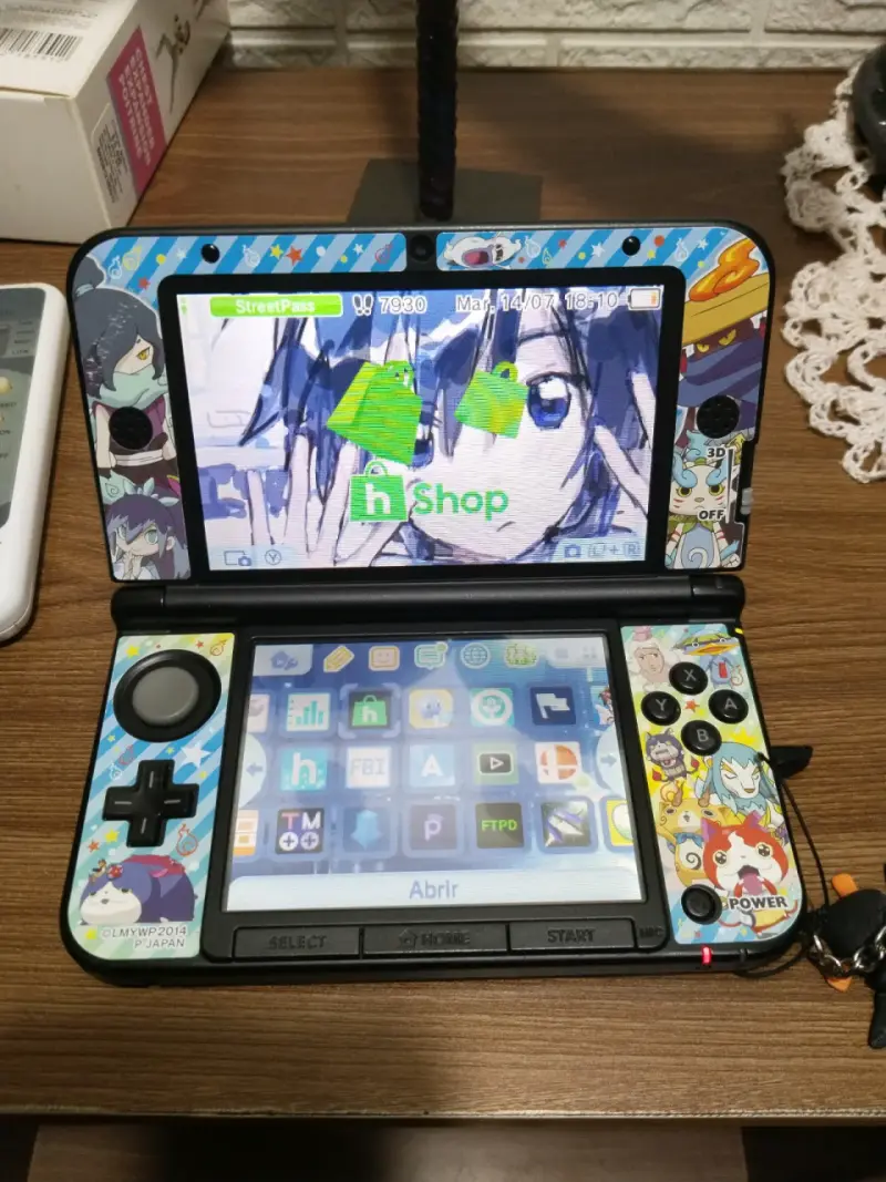 Consola Nintendo 3DS XL con diseño personalizado - 1