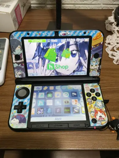 Consola Nintendo 3DS XL con diseño personalizado - miniatura 1