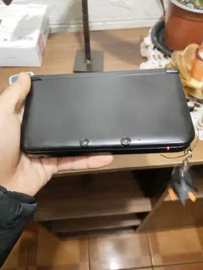 Consola Nintendo 3DS XL con diseño personalizado - miniatura 2