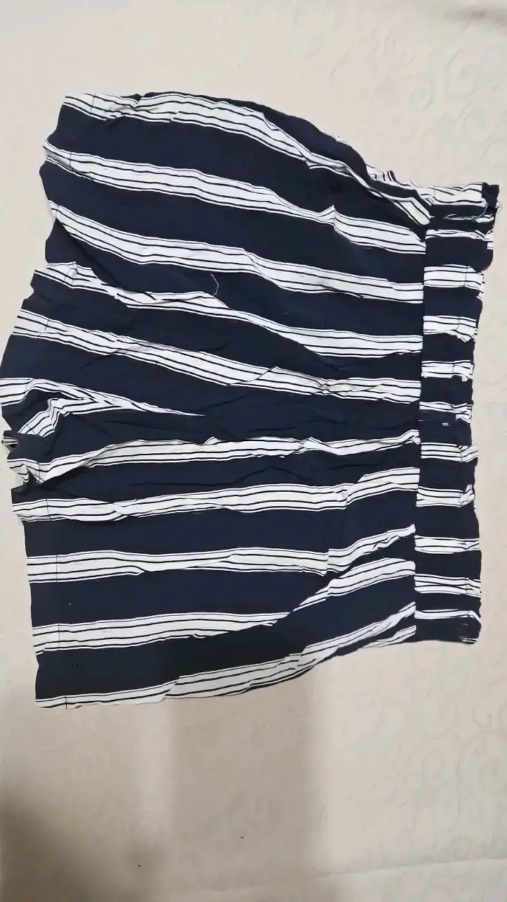 Shorts rayados azul marino y blanco - 2