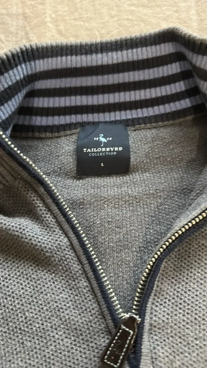 Sweater gris con cierre medio - 2