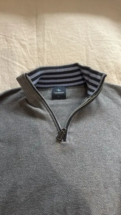 Sweater gris con cierre medio - miniatura 3