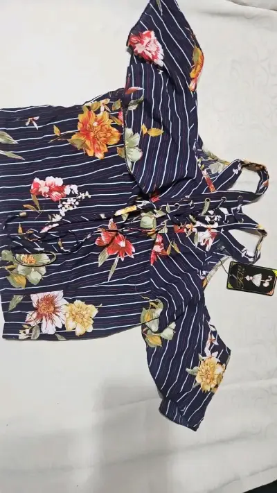 Top floral con rayas azul marino - miniatura 1