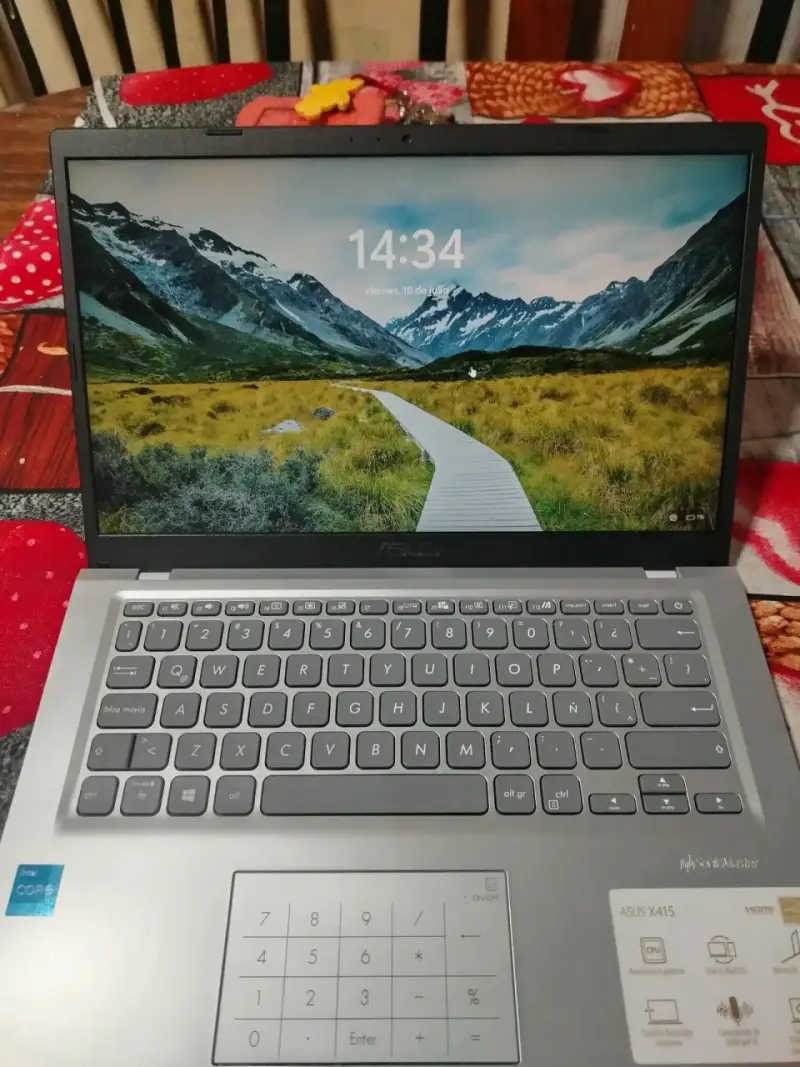 Notebook ASUS X415 con Intel Core i3 - 1