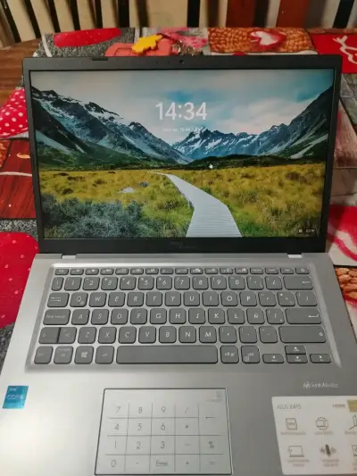 Notebook ASUS X415 con Intel Core i3 - miniatura 1