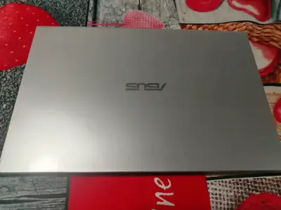 Notebook ASUS X415 con Intel Core i3 - miniatura 2