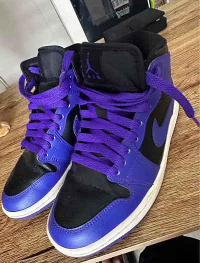 Zapatillas Nike Air Jordan 1 Retro moradas - miniatura 1