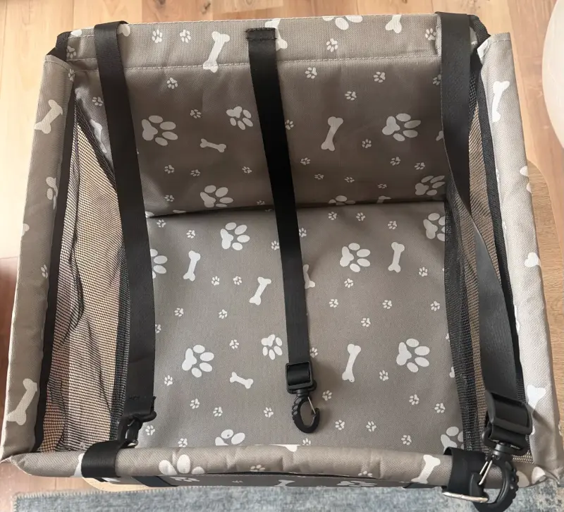 Asiento de seguridad para mascotas con diseño de huellas - 1