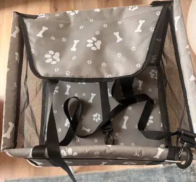 Asiento de seguridad para mascotas con diseño de huellas - miniatura 3