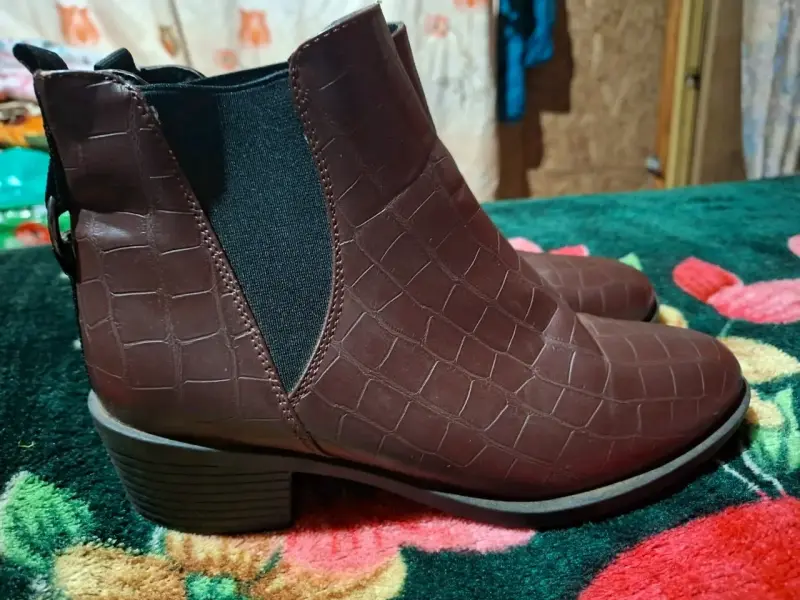 Botas negras de cuero con cierre - 4