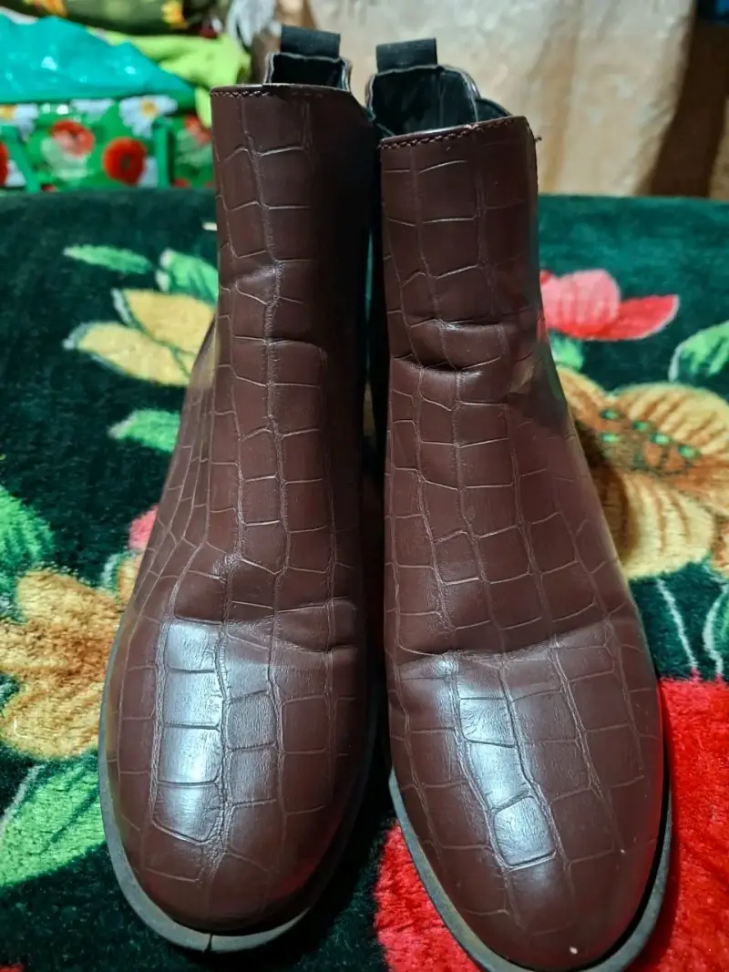 Botas negras de cuero con cierre - 5