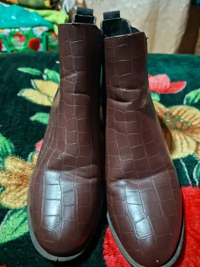 Botas negras de cuero con cierre - miniatura 5