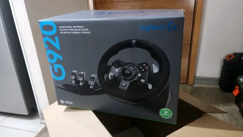 Volante Logitech G920 con pedales - 1
